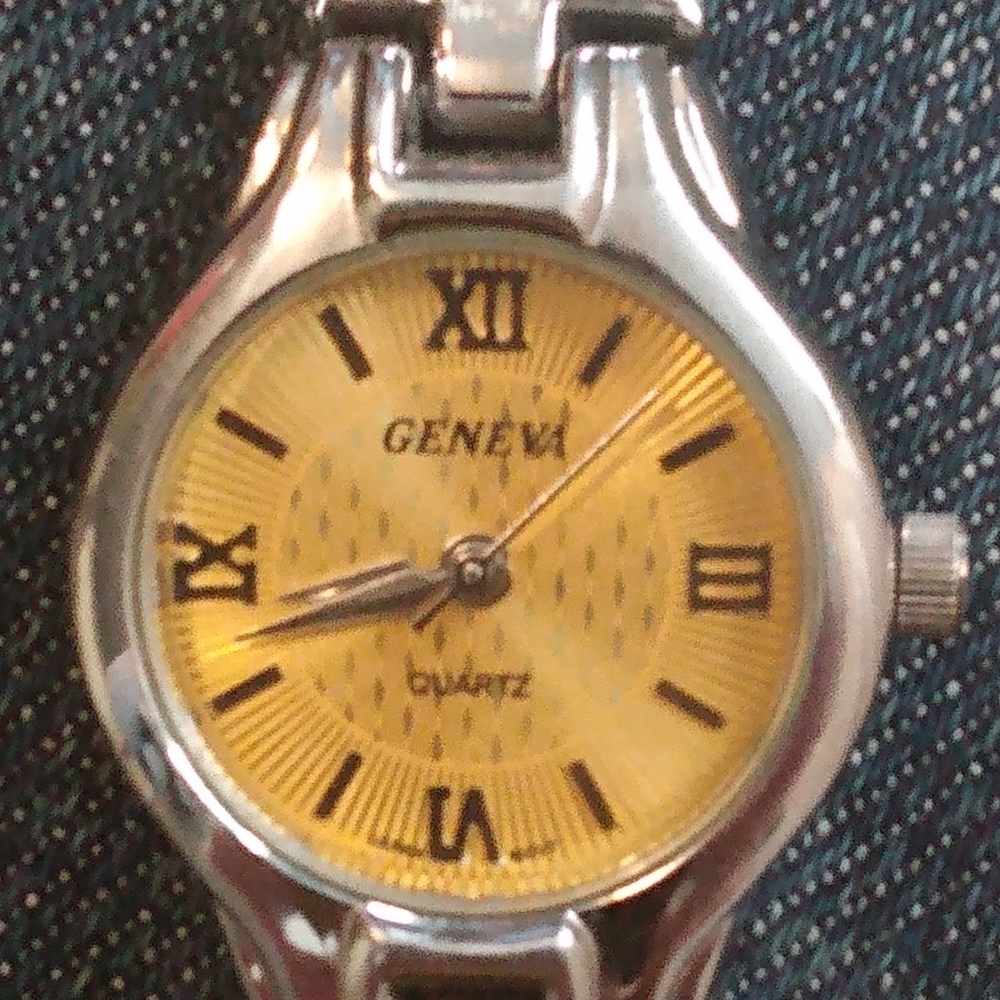 Geneva women's wartch